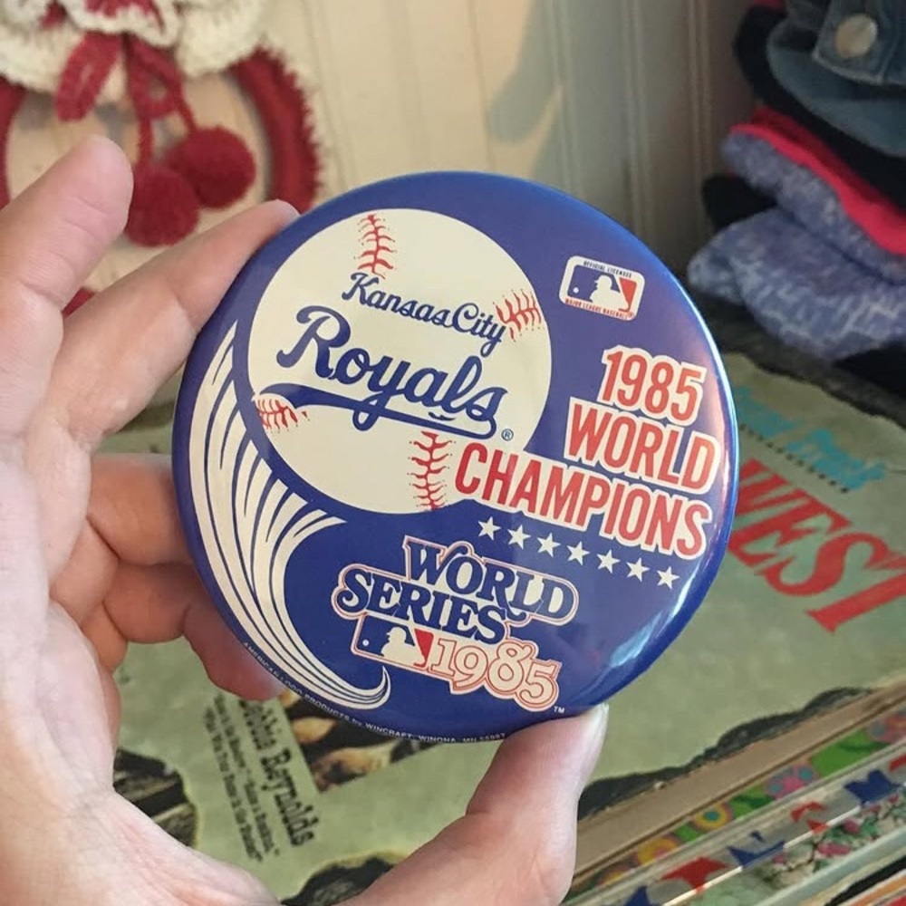 1985 Kansas C I T Y Royals pinback button
